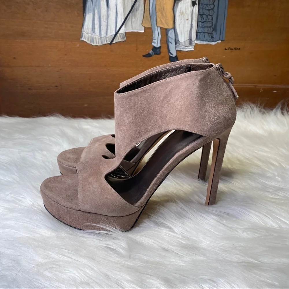 Stuart Weitzman Hot Stuff T-Strap Platform Sandal in Haze Suede Size 9M NWT
